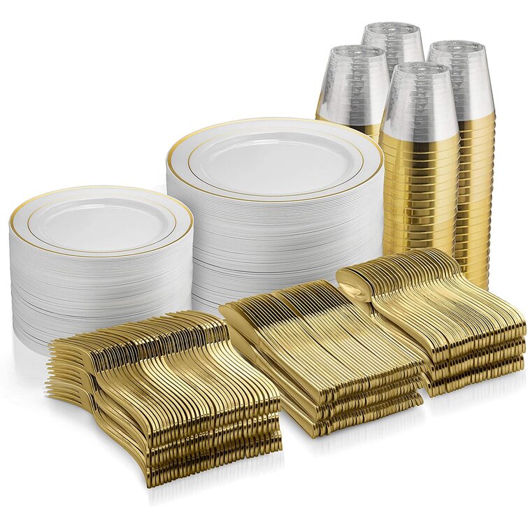 Gold plastic party clearance plates